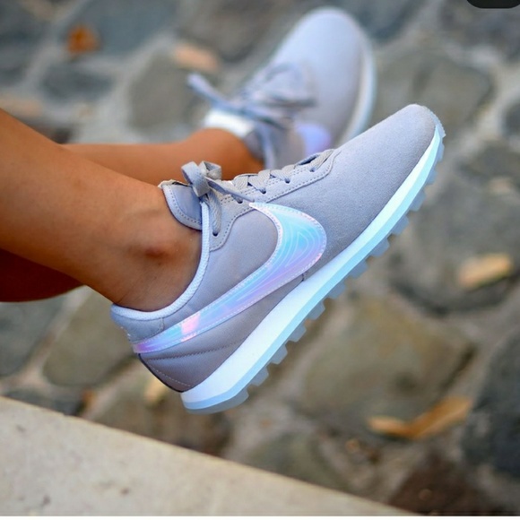 New In Box! Rare Nike Gray Sneakers - Picture 2 of 8